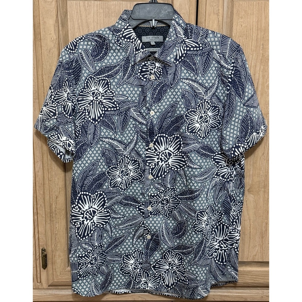 TED BAKER London Button Down Shirt Men's Size 4 (Large) Navy Floral Short Sleeve
